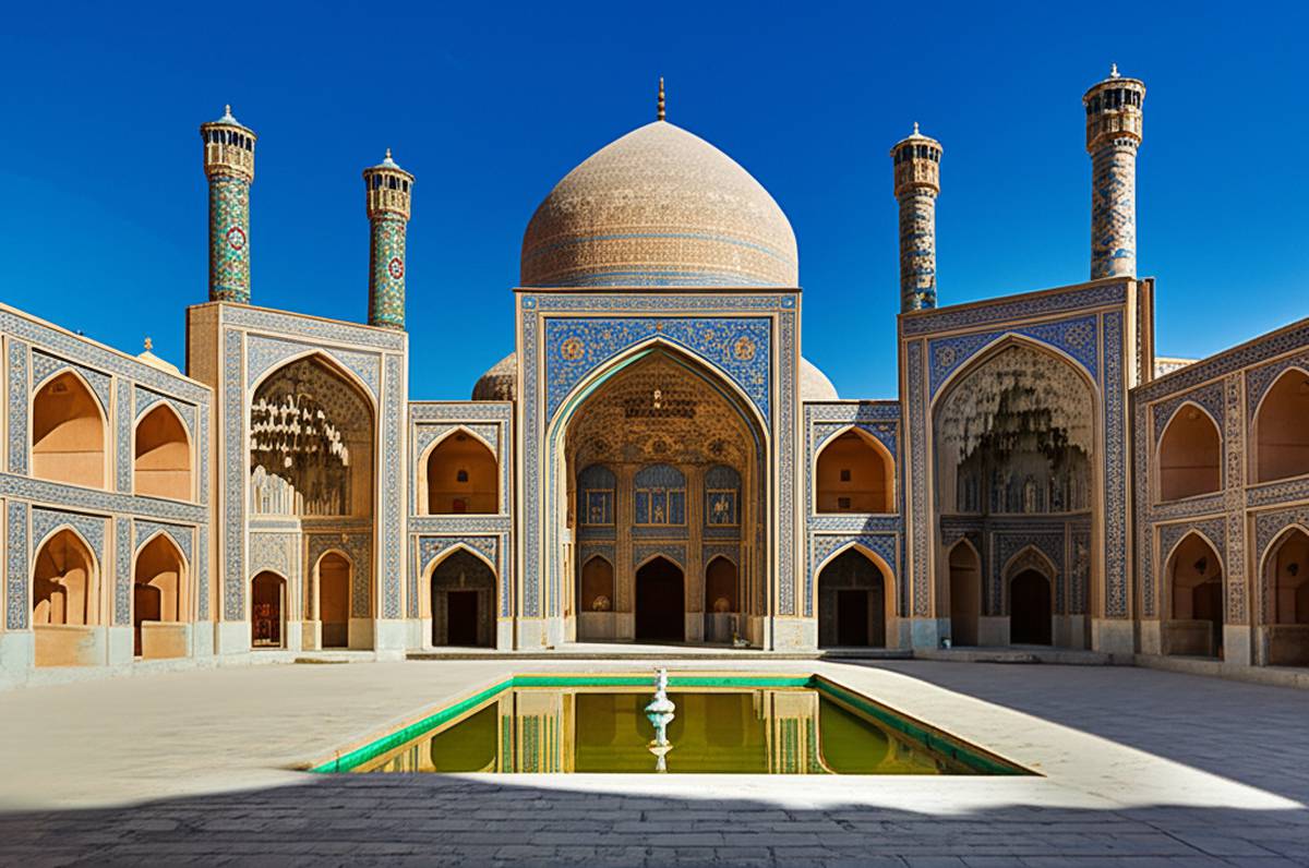 مسجد آقا بزرگ کاشان: راهنمای آشنایی با بخش های دیدنی و تاریخی