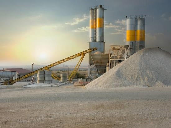 شیمیایی | اصفهان «چگونه سیمان را به درستی حمل و نگهداری کنیم تا کیفیتش حفظ شود؟